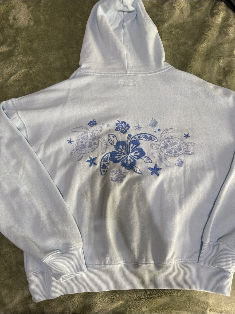 Aeropostale CloudSoft Turtle/Hibiscus Hoodie